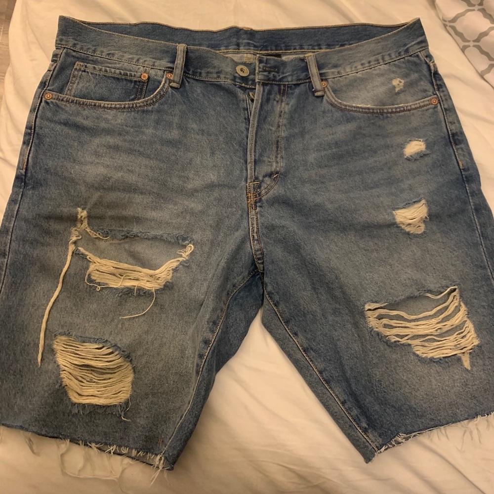 H&M Distressed Men’s Jean Shorts Size 38